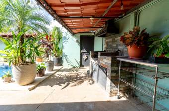 Casa Amueblada en Venta en La Josefina con Piscina Privada