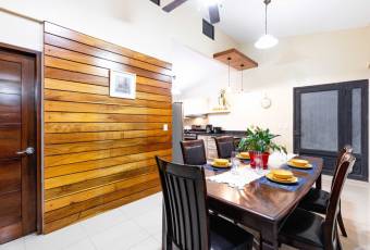 Casa Amueblada en Venta en La Josefina con Piscina Privada
