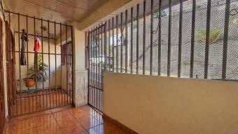 Venta de Casa  APTO de dos niveles en Heredia. RAH 27-963