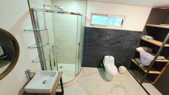 SE VENDE LOTE CON CASA EN HATILLO CON ACCESO A RIO Y SERVICIOS AUTONOMOS