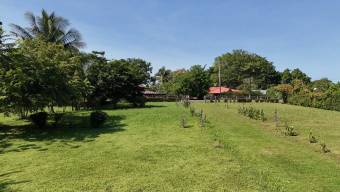 SE VENDE LOTE CON CASA EN HATILLO CON ACCESO A RIO Y SERVICIOS AUTONOMOS
