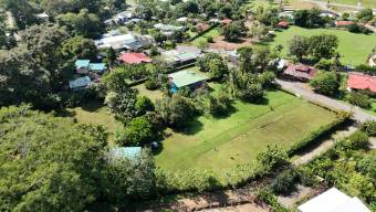 SE VENDE LOTE CON CASA EN HATILLO CON ACCESO A RIO Y SERVICIOS AUTONOMOS