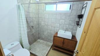 SE VENDE LOTE CON CASA EN HATILLO CON ACCESO A RIO Y SERVICIOS AUTONOMOS