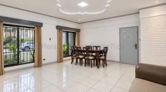 CASA EN VENTA EN ROHRMOSER, SANTA CATALINA