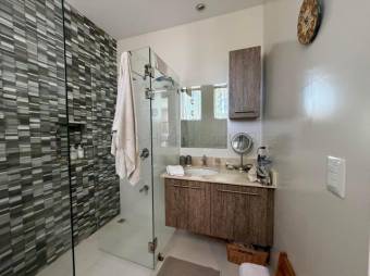 Alquiler de Apartamento en Piedades de Santa Ana. RAH 27-960