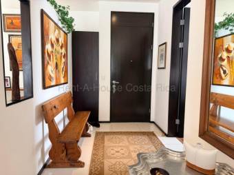 Alquiler de Apartamento en Piedades de Santa Ana. RAH 27-960