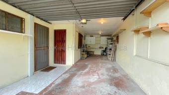 Venta de Lote Esquinero  Casa de una Planta en San Rafael de Escazú-Vista Alegre. RAH 27-849
