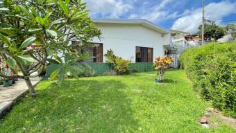 Venta de Lote Esquinero  Casa de una Planta en San Rafael de Escazú-Vista Alegre. RAH 27-849