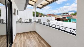 Casa remodelada en Rohrmoser amplitud y estilo en Santa Catalina