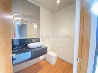 Se alquila casa en San Antonio Escazú 27-816