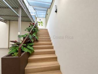 Se alquila casa en San Antonio Escazú 27-816