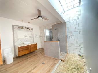 Se alquila casa en San Antonio Escazú 27-816