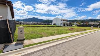 Se vende lote en Sanchez Curridabat 27-1047