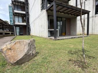 Apartamento con acceso a jardín en venta en El Coyol, Alajuela
