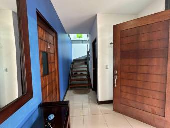 Se vende casa en San Rafael Montes de Oca 26-356
