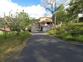Se vende lote en Piedades Santa Ana 24-1187