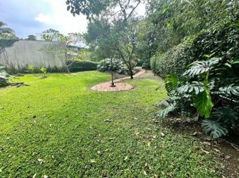 Venta de Lote en Ciudad Colón-Centro. RAH 27-1041