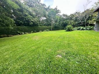 Venta de Lote en Ciudad Colón-Centro. RAH 27-1041