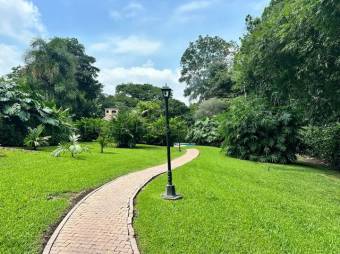 Venta de Lote en Ciudad Colón-Centro. RAH 27-1041