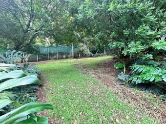Venta de Lote en Ciudad Colón-Centro. RAH 27-1041