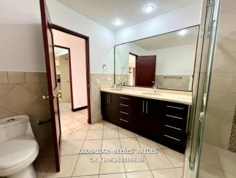 Escazu casa en alquiler en Trejos Montealegre San Rafael $2.800