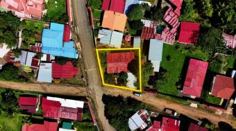VENTA DE CASA DE 4 HABITACIONES CON ARBOLES FRUTALES EN EL HOYON, PEREZ ZELEDON