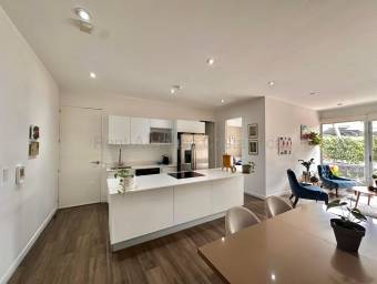 Venta de apartamento con inquilino y contrato vigente en Escazú #27-53 GS