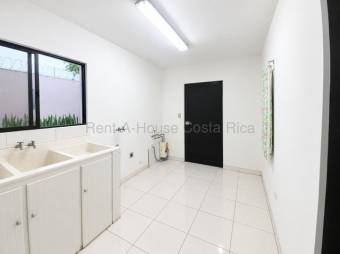 Alquiler de Casa en Pozos de Santa Ana. RAH 27-542 