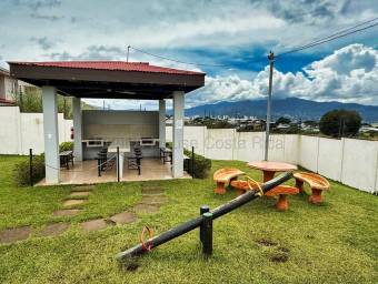 Se alquila casa en Rincón de Sabanilla San Pablo 27-1089