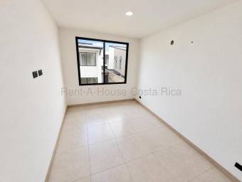 Se alquila casa en Pozos Santa Ana 27-1073