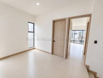 Se alquila casa en Pozos Santa Ana 27-1073