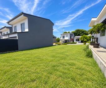 Lote plano de 174 m2 a la venta en condominio Acacia en Alajuela Lote plano de 174 m2 a la venta en condominio Acacia en Alajuela