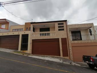 Amplio y espacioso hogar  con inigualable tranquilidad en la mejor zona de Ayarco, 19-1227