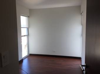 Alquiler apartamento Uruca 3 cuartos  linea blanca $1.300 (AV-2286)