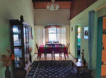 Venta de Casa en Tibás. 20-905a