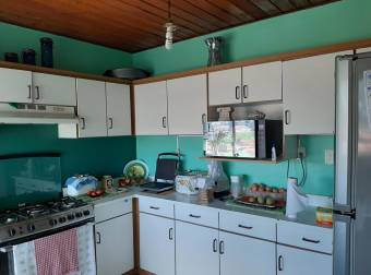 Venta de Casa en Tibás. 20-905a