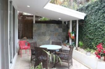 Venta de Casa en Guachipelín, Escazú. 20-745a