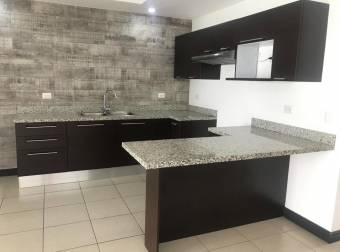 Venta de Casa en Escazú. 20-318a