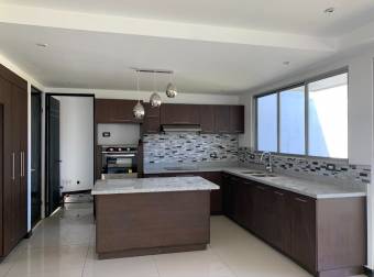 Venta de Casa en Alajuela. 20-381a