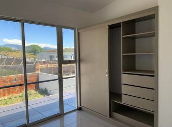 Venta de Casa en Alajuela. 20-381a