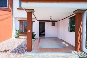 Venta de Casa en Ulloa, Heredia. 20-496a