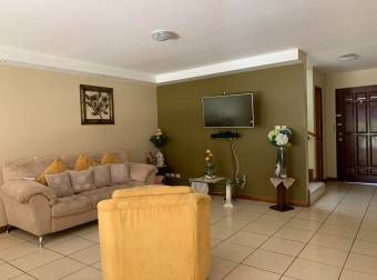 Venta de Casa en Alajuela Centro. 20-522a