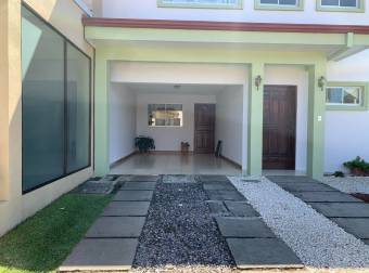 Venta de Casa en Alajuela Centro. 20-522a