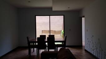 Venta de Casa en Guachipelín, Escazú. 20-436a