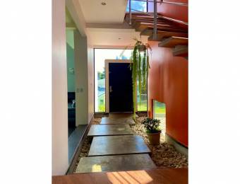 V#116 Espectacular casa en venta/ San Isidro-Heredia