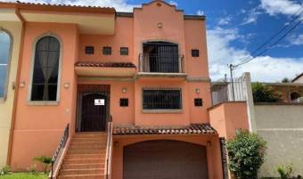 Venta de Casa en Escazú. 21-130a