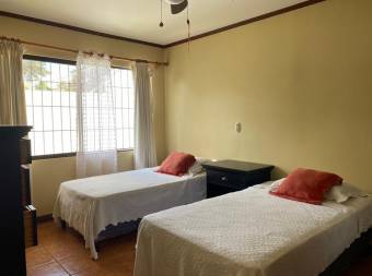 Venta de Casa en Escazú. 21-130a