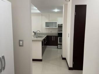 Alquiler de Apartamento en Escazú. 21-384a