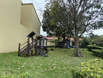 Venta de Casa en San Rafael de Escazú. 21-289a