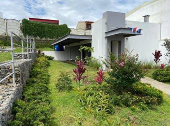 Hermosa casa a la venta en Condominio de San Rafael, Heredia. #21-65